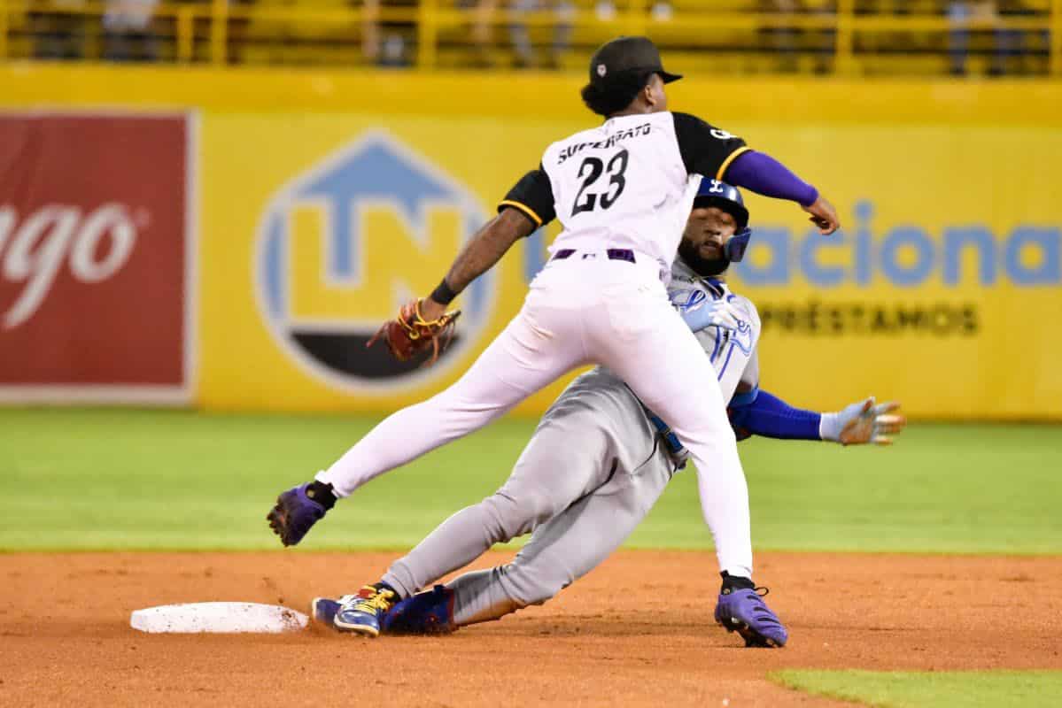 Los Tigres del Licey se impusieron sobre las Águilas Cibaeñas en Santiago este martes.