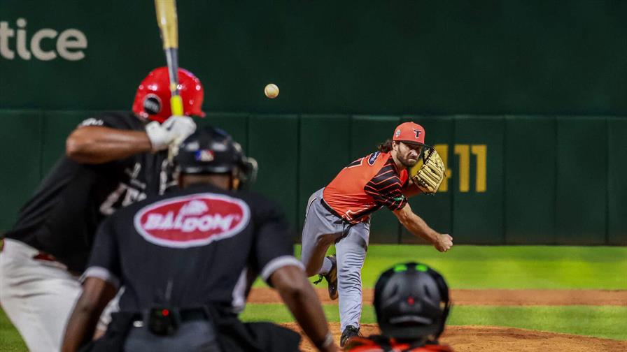 Con ataque ofensivo de 11 hits, los Toros superan a los Leones