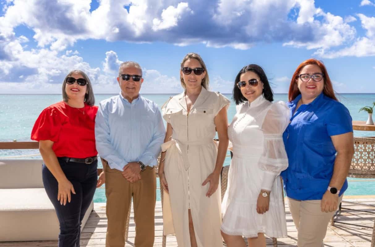 Yajaira Figuereo Nuñez, Andrés Fernández, Ana García-Sotoca, Ingrid Duran y Carol Gonzalez.