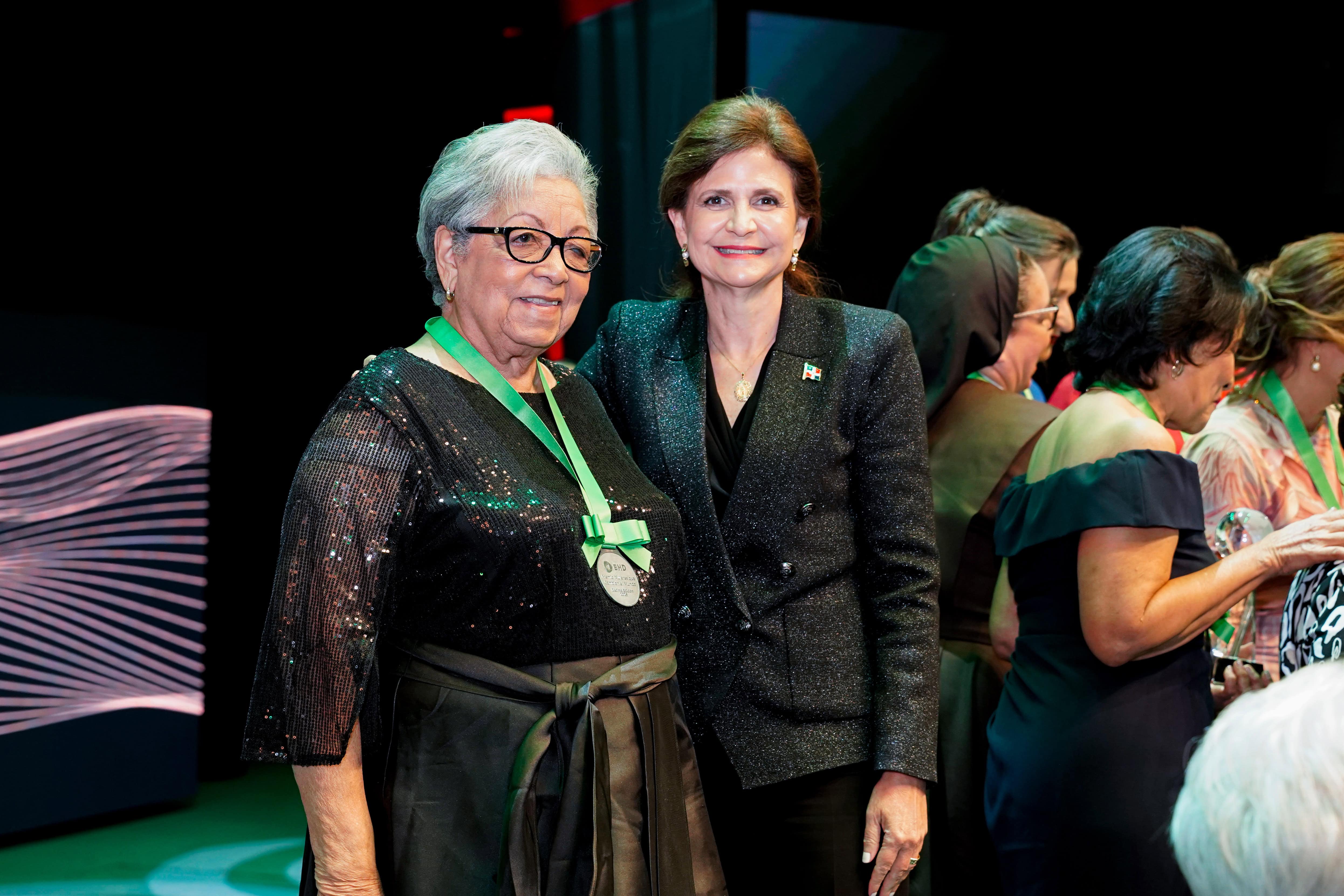 Delba Suero y Raquel Peña.