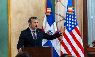 Hegseth promete ofensiva regional contra "narcoterroristas" y destaca liderazgo de Abinader