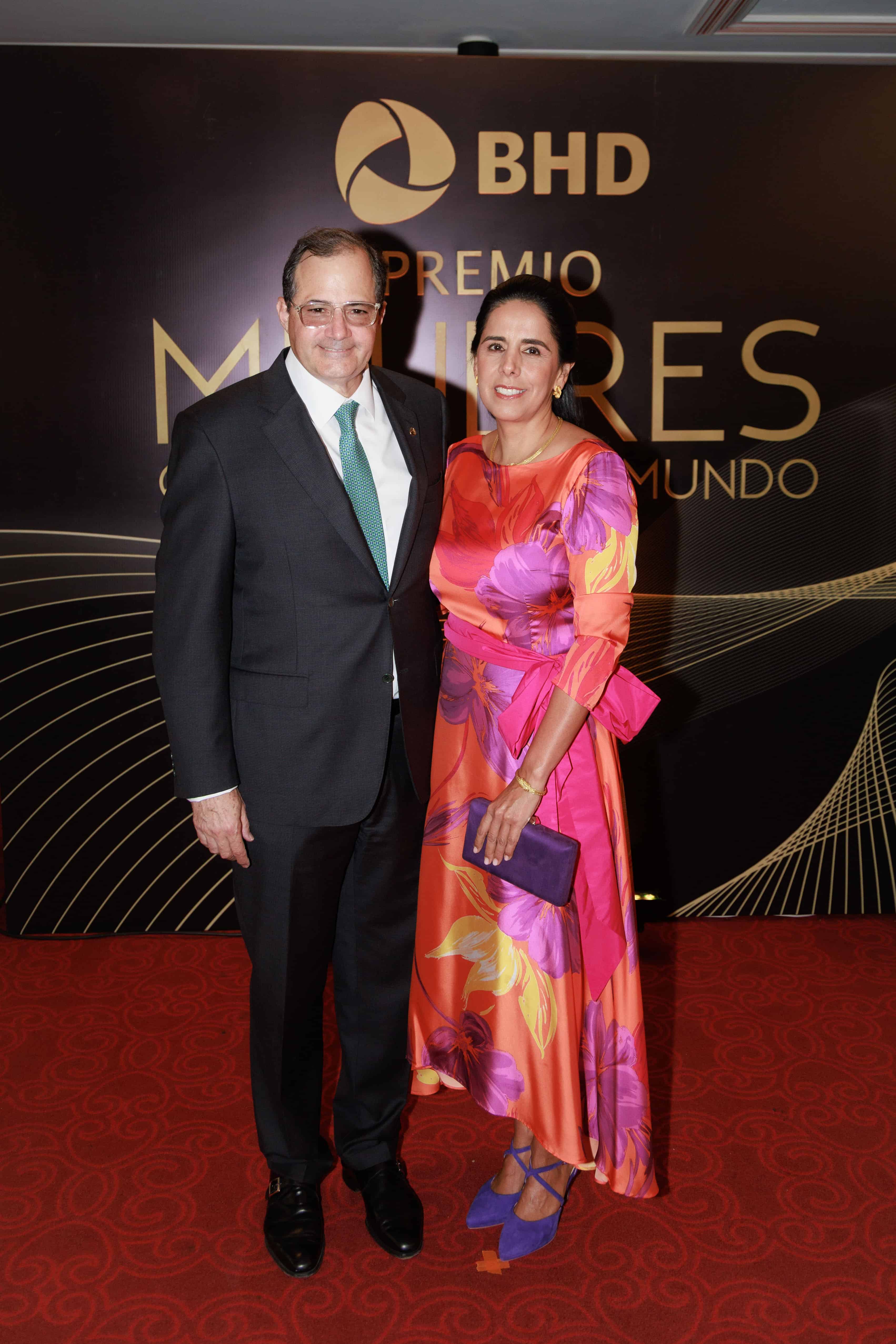 Steven Puig y Mayte Villanueva.