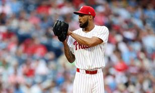 Sánchez y Caminero ganaron más por desempeño que por salarios