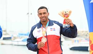 Canotaje gana bronce y bádminton asegura plata en Bolivarianos