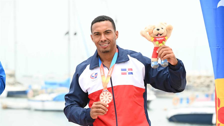 Canotaje gana bronce y bádminton asegura plata en Bolivarianos