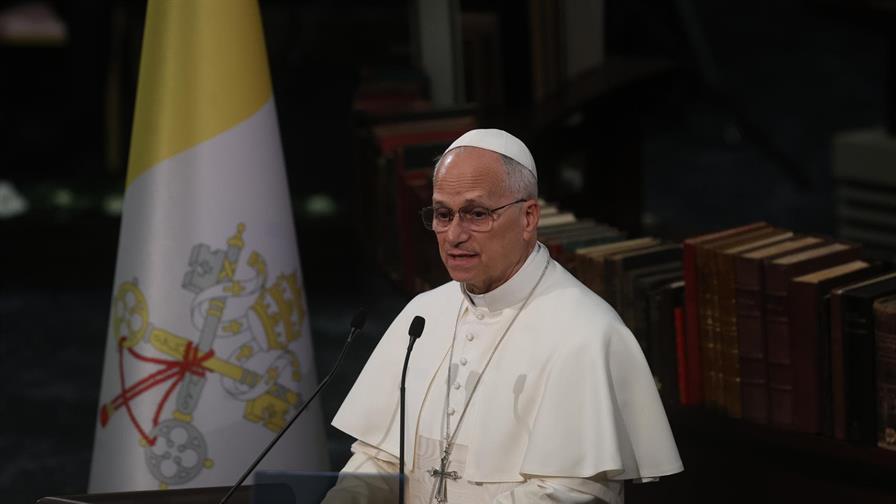 El papa aboga en Turquía por favorecer la contribución de las mujeres en la vida social