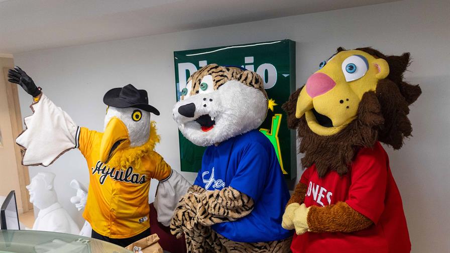 La pelota de Altice visita la redacción de Diario Libre junto a las mascotas de la Lidom La pelota de Altice visita la redacción de Diario Libre junto a las mascotas de la Lidom