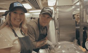 Hegseth viaja desde RD hacia el portaaviones de EE. UU. desplegado en el Caribe para agradecer a tropas