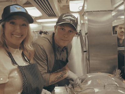 Pete Hegseth agradece a tropas en USS Gerald R. Ford en el Caribe