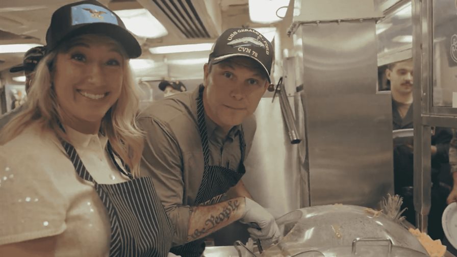 Hegseth viaja desde RD hacia el portaaviones de EE. UU. desplegado en el Caribe para agradecer a tropas