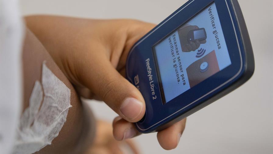 Pediatra pide al Estado incorporar sensores de glucosa para niños con diabetes