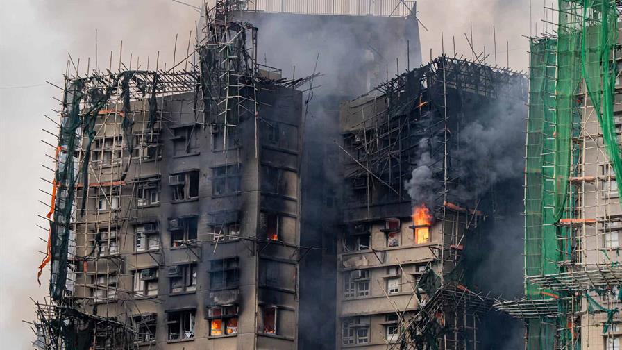 Aumentan a 55 los muertos y 279 desaparecidos en el peor incendio de Hong Kong en 30 años Aumentan a 55 los muertos y 279 desaparecidos en el peor incendio de Hong Kong en 30 años