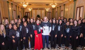 Abinader respalda pacto nacional contra violencia de género; recibe documento de reforma Déjala Ir