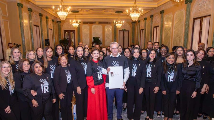 Abinader respalda pacto nacional contra violencia de género; recibe documento de reforma Déjala Ir