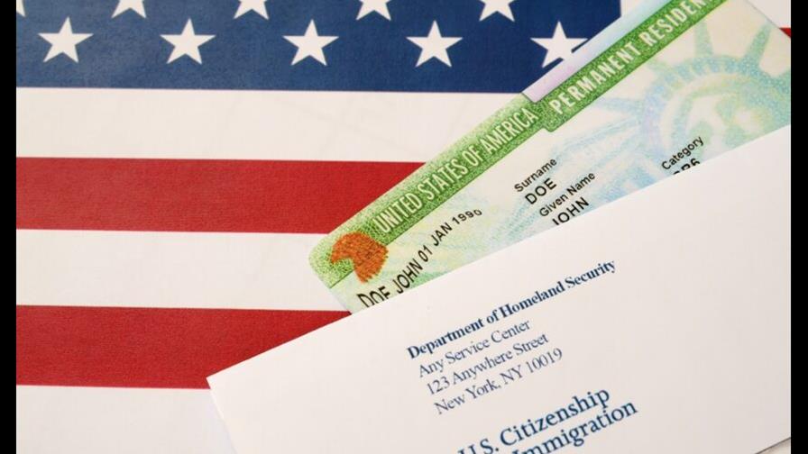 EE. UU. incluye a cubanos y venezolanos en la revisión rigurosa de tarjetas de residente