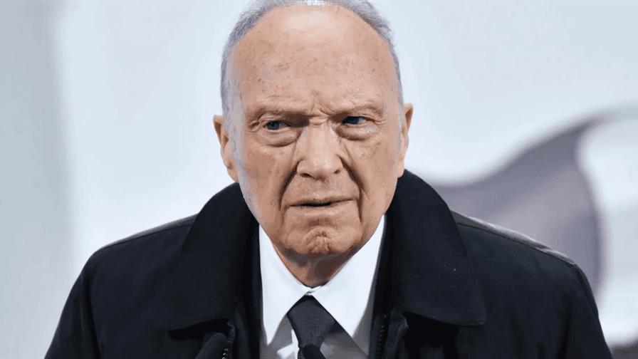 El fiscal general de México, Alejandro Gertz Manero, presenta su renuncia al cargo