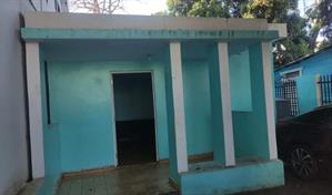 Estudiantes de Barahona piden apoyo del Gobierno por deterioro de una casa albergue en SD