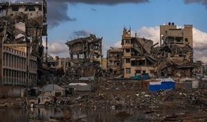 Los muertos en Gaza alcanzan los 70,100 tras la identificación de cientos de cadáveres