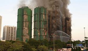 Hong Kong eleva a 94 balance de víctimas mortales por el incendio del complejo de Tai Po