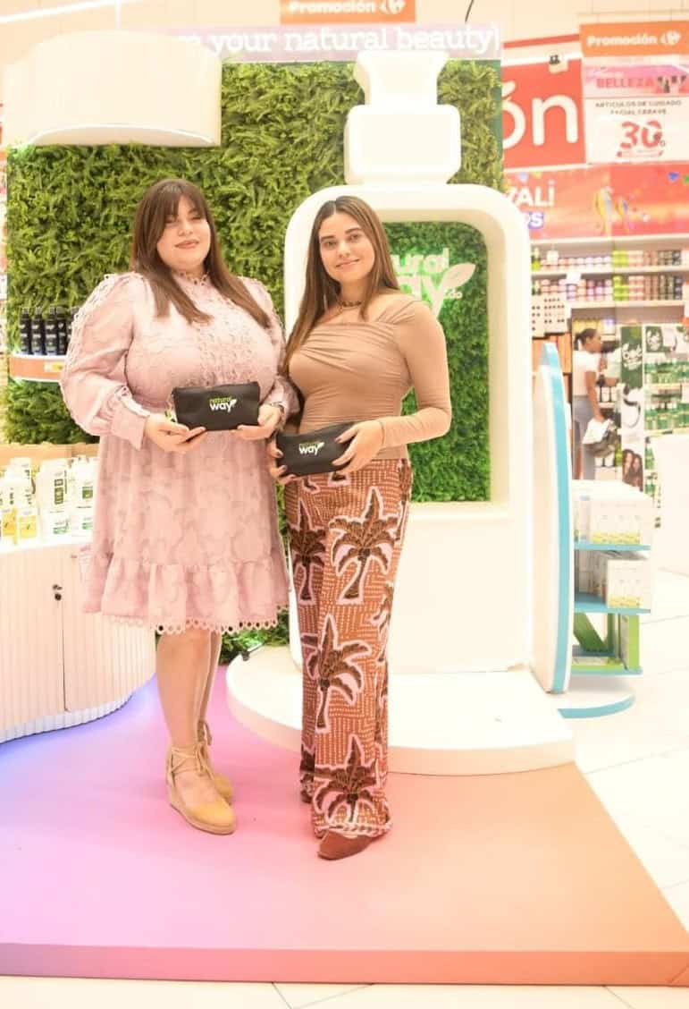 Leinnys Aziza y Stephanie Payans.