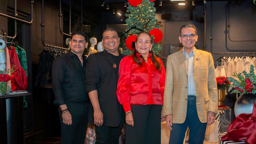 El diseñador dominicano Rafael Rivero lanza su colección de fiesta "Holidays" El diseñador dominicano Rafael Rivero lanza su colección de fiesta "Holidays"