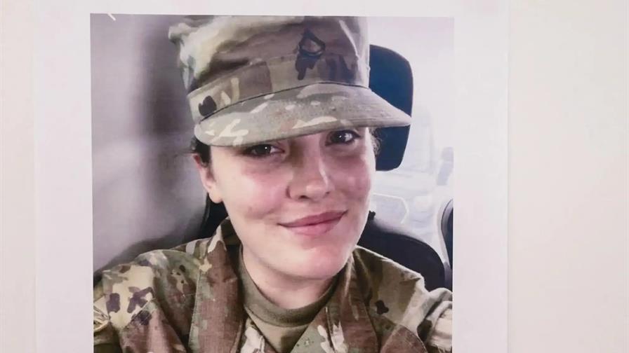 Trump ordena ondear a media asta las banderas de EE. UU. por muerte de agente de la Guardia Nacional Trump ordena ondear a media asta las banderas de EE. UU. por muerte de agente de la Guardia Nacional