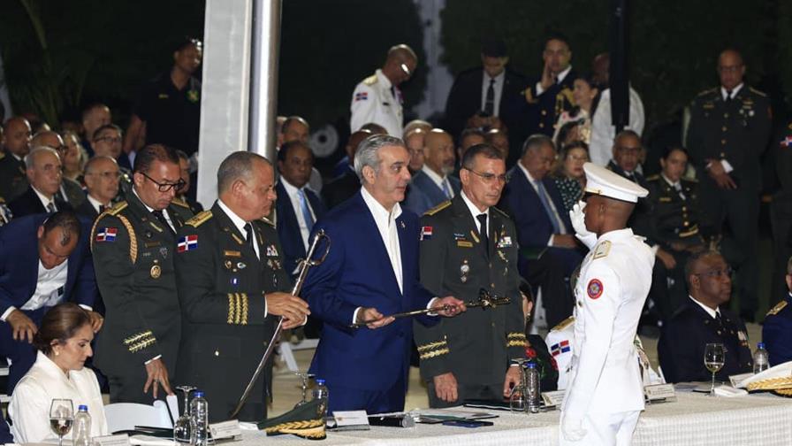 Abinader encabeza LXIV graduación de cadetes del Ejército, listos para servir a la Patria Abinader encabeza LXIV graduación de cadetes del Ejército, listos para servir a la Patria