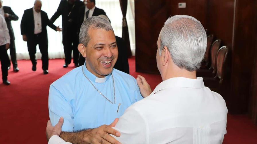 Presidente Abinader sostiene almuerzo con la Conferencia del Episcopado Dominicano