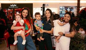 Ágora Mall celebra la Navidad con el Árbol que Canta y Regala Sonrisas