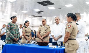 Militares podrán usar gratis el Metro y el Teleférico desde enero, anuncia el Gobierno