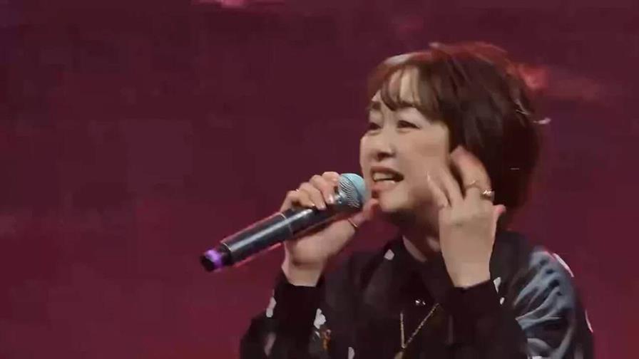 Cantante nipona obligada a dejar en plena actuación un evento en China en medio de tensión