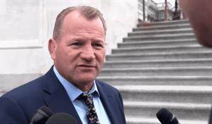 Otro congresista republicano y aliado de Trump anuncia que no buscará la reelección