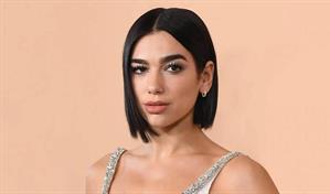 Petro respalda a Dua Lipa tras aglomeraciones de fanáticos frente a su hotel en Bogotá