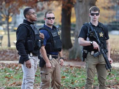 Una ola  de restricciones migratorias tras tiroteo en washington