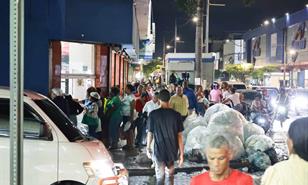 Viernes Negro 2025: dominicanos salen a aprovechar las ofertas pese a la lluvia