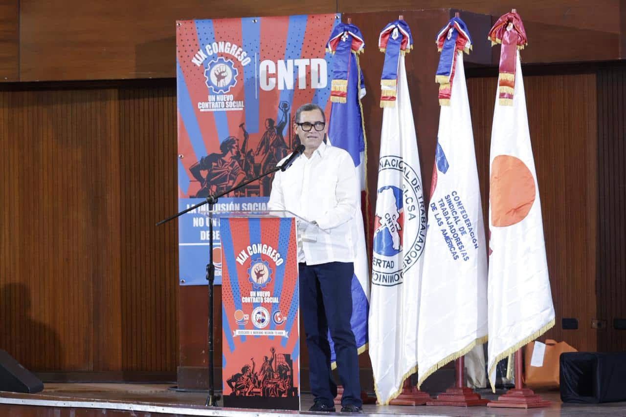 El ministro de Trabajo, Eddy Olivares