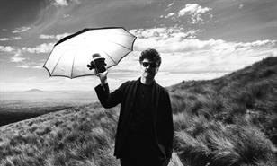 Alex Ferreira enfrenta lo que no se dice con "Elefante", su nueva creación musical