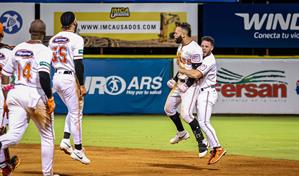 Gilberto Celestino decide remontada de los Toros sobre los Gigantes