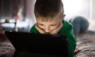 Cómo el consumo precoz de porno afecta a la sexualización de chicos y chicas