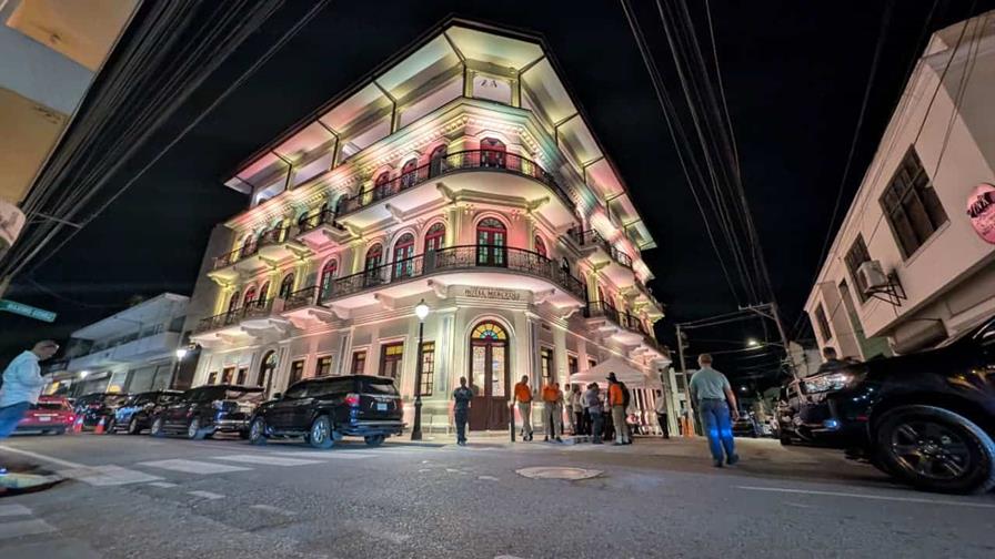 Presidente Abinader inaugura Centro Cultural Banreservas en el antiguo Hotel Mercedes en Santiago