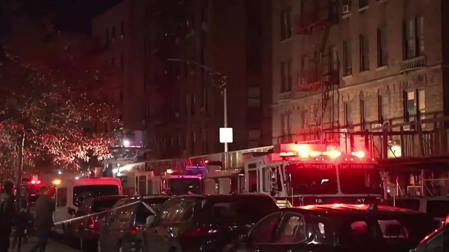Hallan el cuerpo de una mujer de 73 años en medio de un incendio de cuatro alarmas en El Bronx