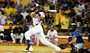 Las Águilas ponen los pies en la tierra al Licey en la noche de Julián Tavárez