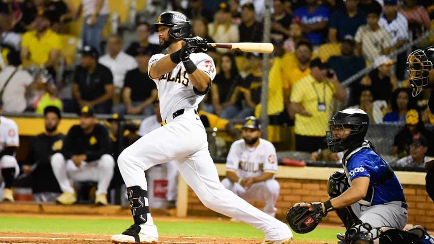 Las Águilas ponen los pies en la tierra al Licey en la noche de Julián Tavárez Las Águilas ponen los pies en la tierra al Licey en la noche de Julián Tavárez