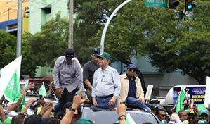 "Que recojan sus maletas porque se van en el 2028", dice Leonel al Gobierno