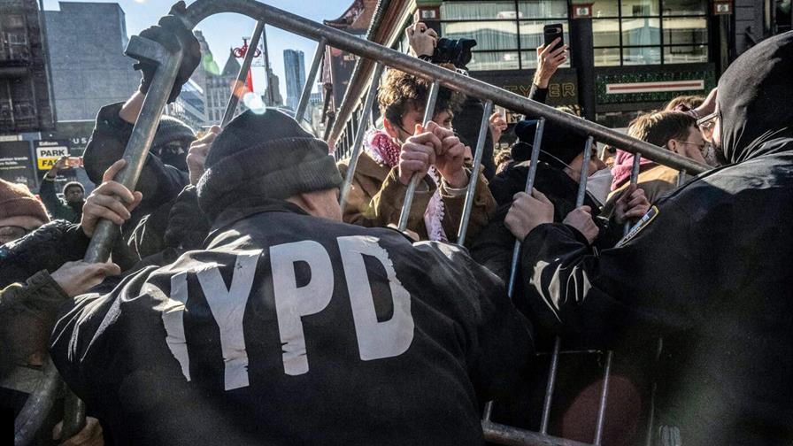 Organizaciones llaman a resistir ante ICE tras arrestos en protesta en Nueva York Organizaciones llaman a resistir ante ICE tras arrestos en protesta en Nueva York