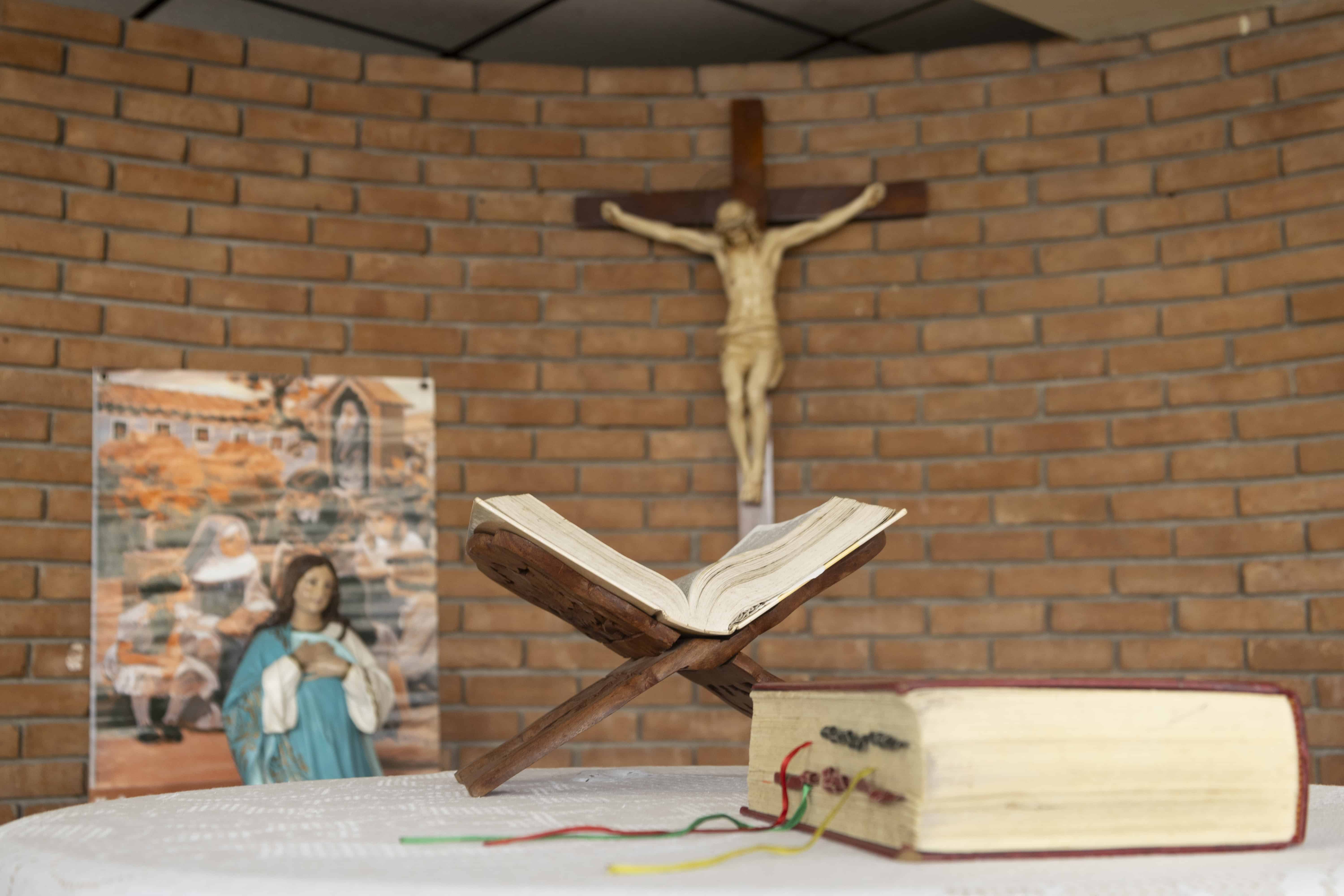 El centro tiene una pequeña capilla.