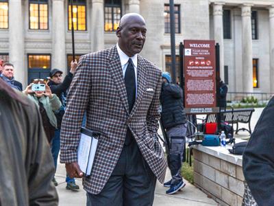 Michael Jordan honra a su madre con donación de US$10 millones