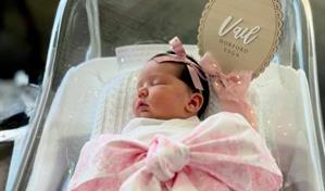 Amelia Vega anuncia el nacimiento de su sexto bebé