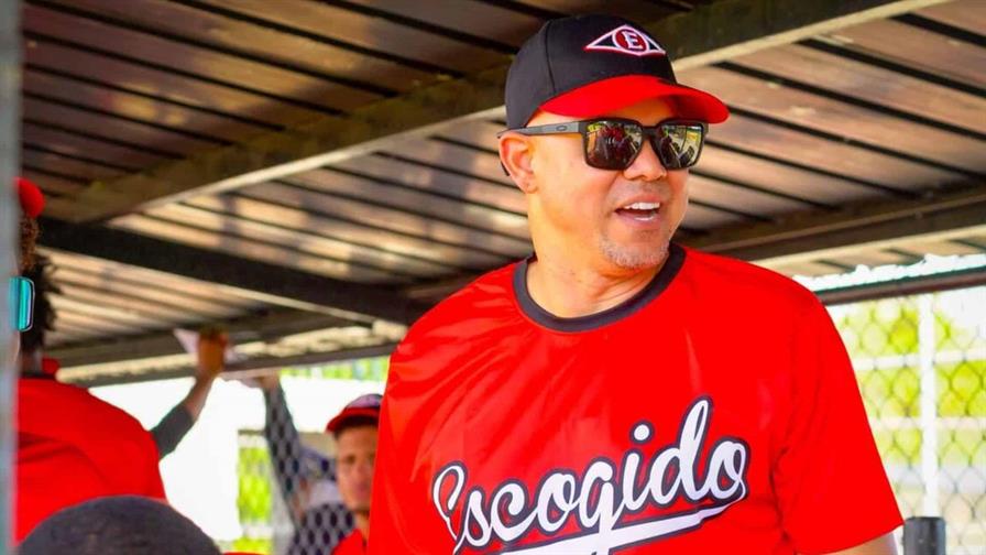 Leones del Escogido destituyen al dirigente Alex Cintr&oacute;n