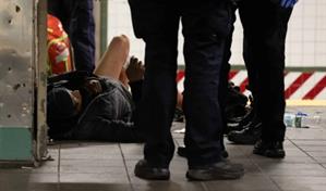 Hombre sufre quemaduras graves en estación del tren de Times Square, NY
